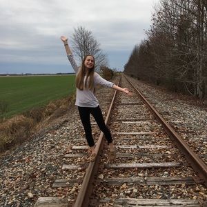 Meet your Posher, Olivia